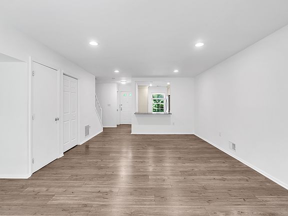 3rd image of 72 Quince Ct