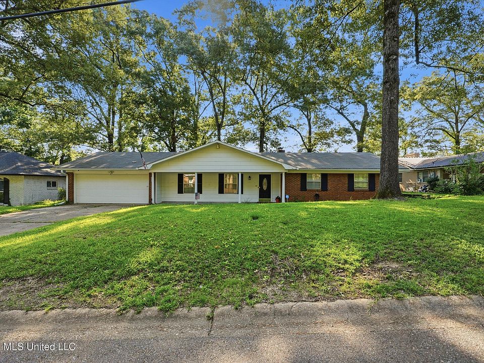 1st image of 1011 Tanglewood Dr