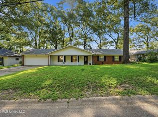 1011 Tanglewood Dr, Clinton, MS 39056
