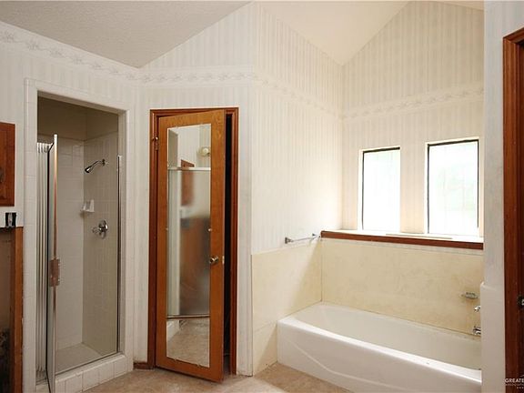4th image of 2112 Ichabod Ln
