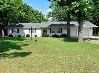 857 Carnahan Rd, Macks Creek, MO 65786