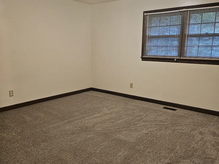 100 E Ridge Apartments Dr #100 — Photo 6