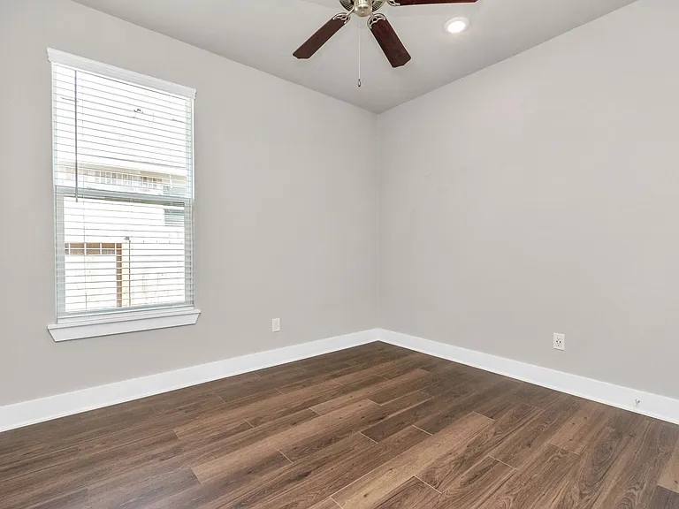 10515 Moon Valley Ln — Photo 29