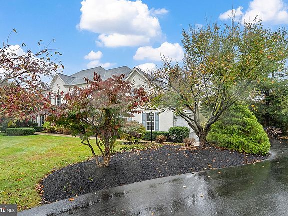 4th image of 200 Armitage Ct