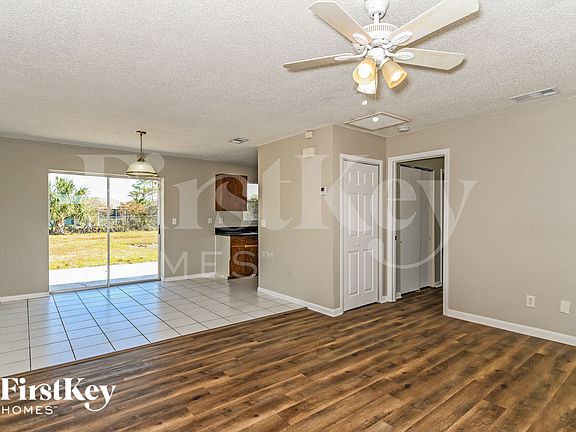 4th image of 325 NE 23rd Ave