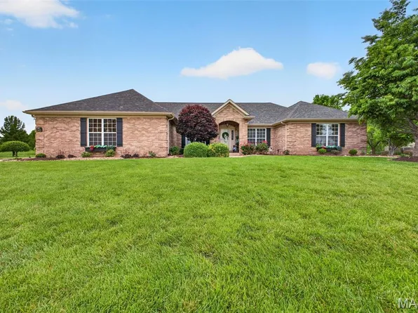 1413 Merganser Blvd, Swansea, IL 62226