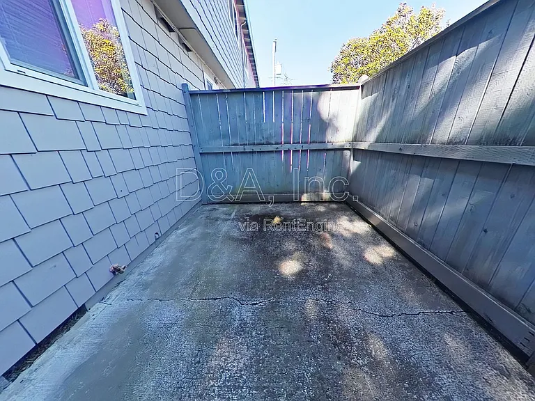 1031 NW 26th St — Photo 12