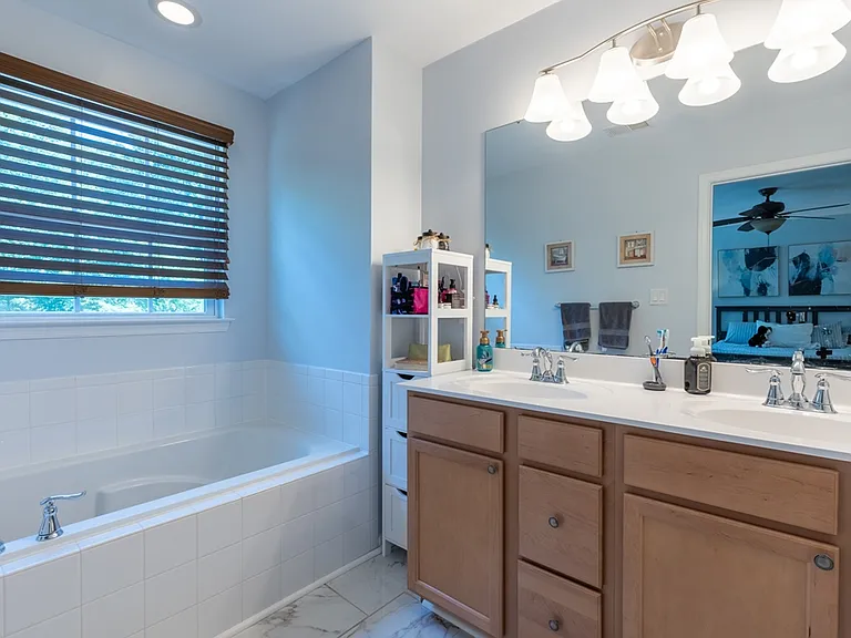 220 W General Grey Ct — Photo 29