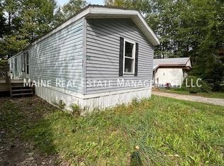 26 Pond View Rd, Winthrop, ME 04364