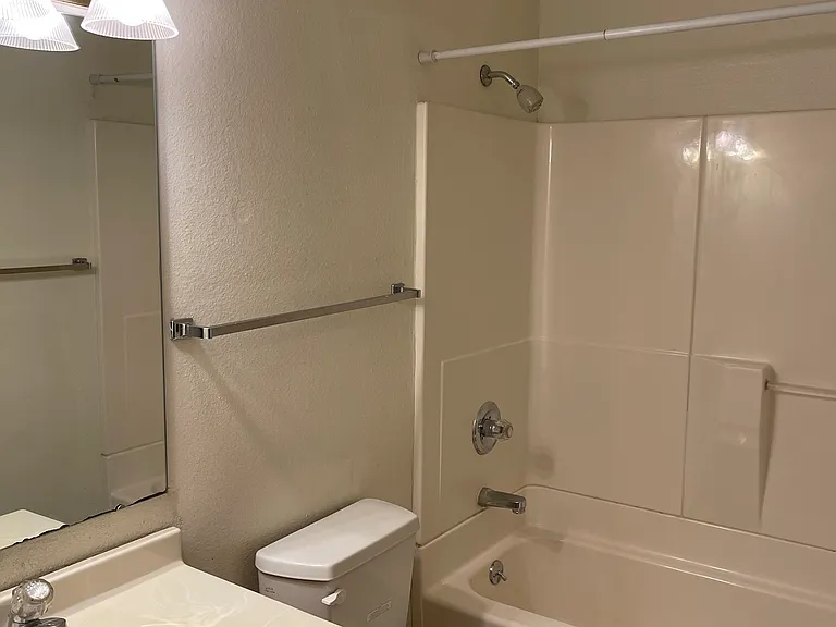 19 E Burlington St #102 — Photo 16