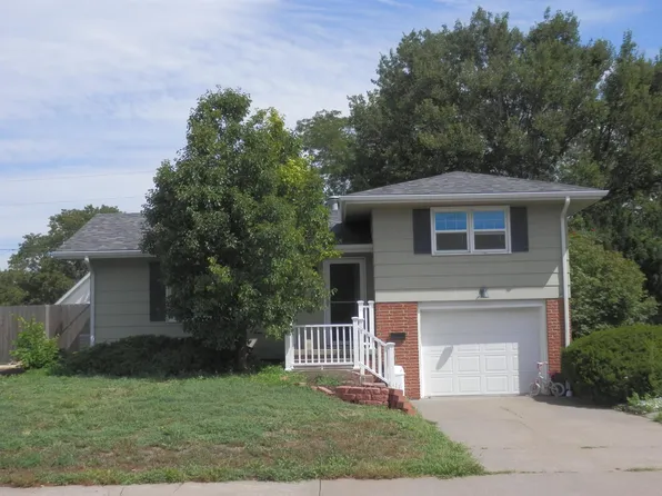 313 W 32nd St, Hays, KS 67601