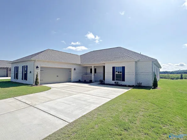 1065 Maplehurst St, Decatur, AL 35603