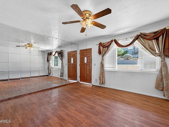 3rd image of 1114 E ORCHID Lane