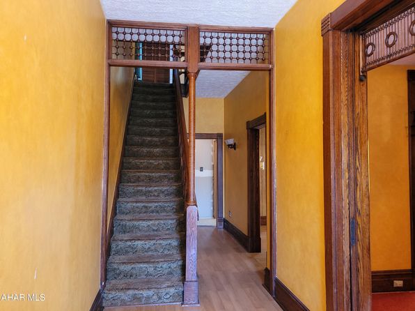 106 W 13th St, Tyrone, PA 16686