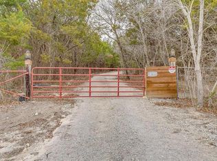 155 Edgehill Dr, Azle, TX 76020