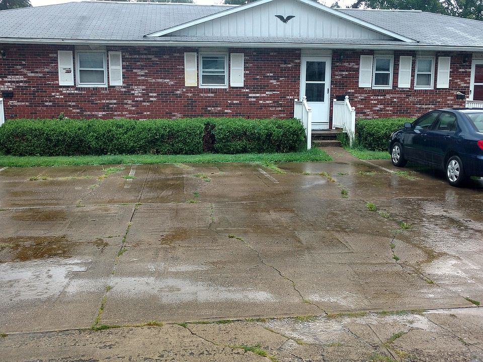 1st image of 910 Avon Dr