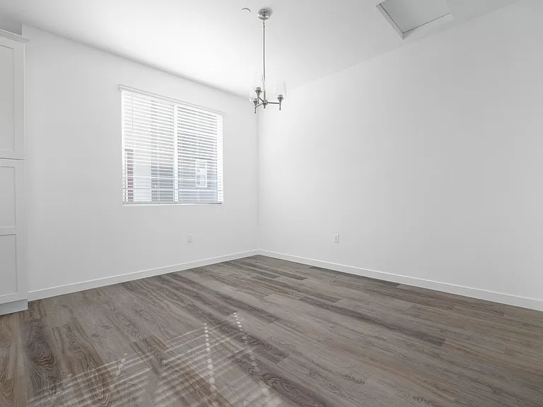 Raintree Court — Photo 11