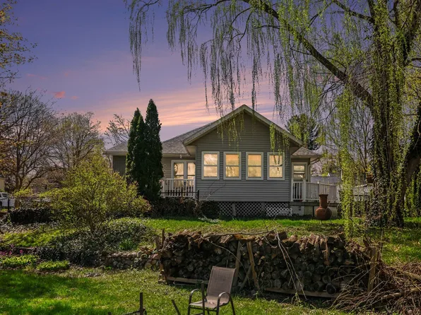 326 W Chart St, Plainwell, MI 49080