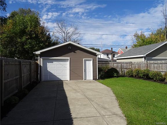 4th image of 108 Homer Ave
