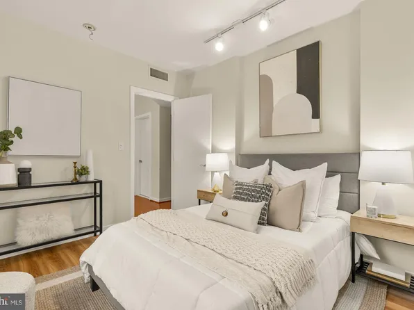 3534 10th St NW APT 200, Washington, DC 20010