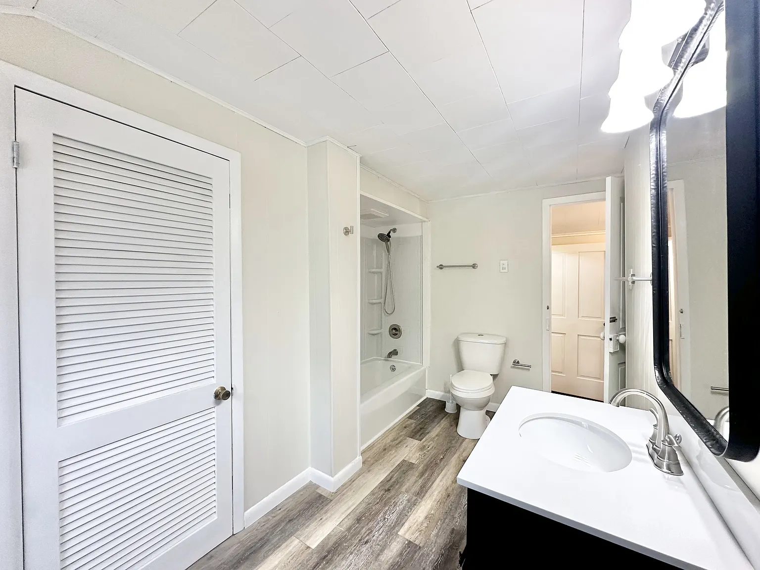 3 bed, 1.5 bath, 1456 sqft, $1,795 — Photo 2