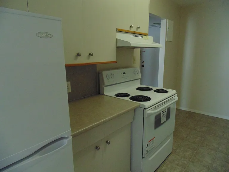 170 Watt St — Photo 2