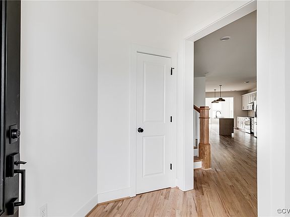 4th image of 715 N 31st St