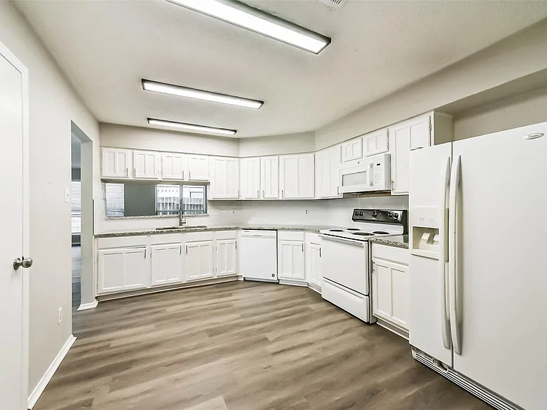 2406 Pilgrims Bend Dr — Photo 18