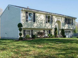 111 School St, Rehoboth, MA 02769