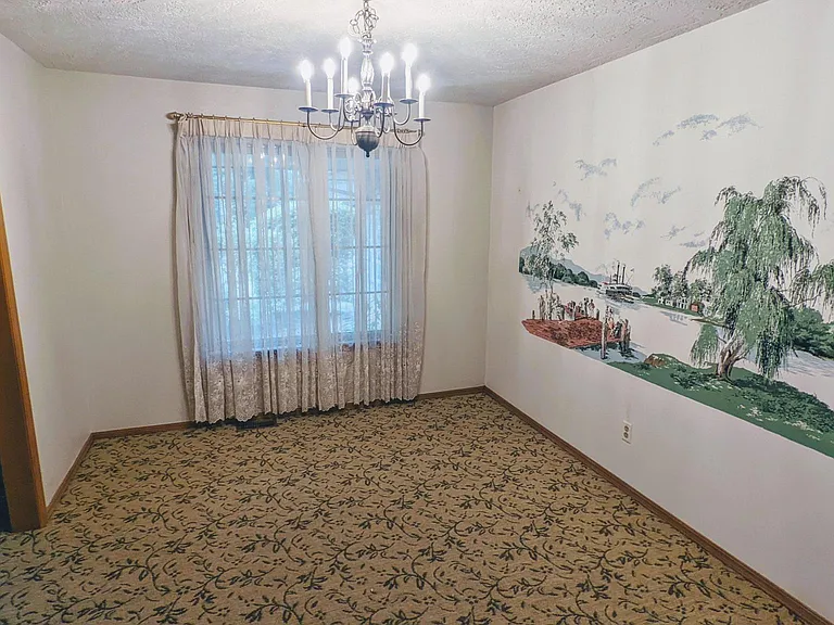 2657 Chateau Dr — Photo 49