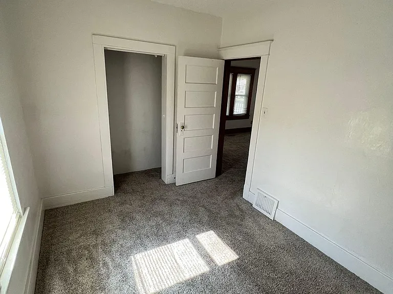 406 W 23rd Ave — Photo 10