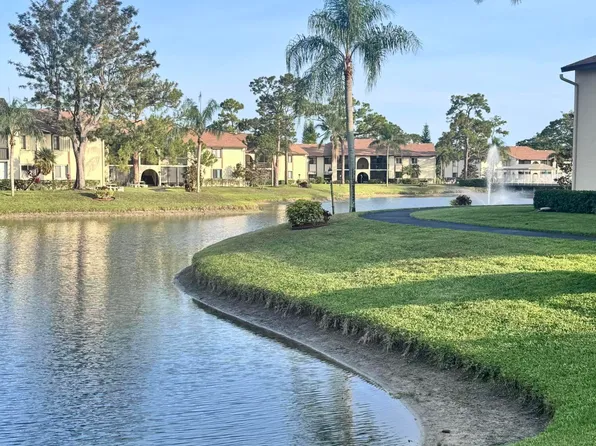 326 Knotty Pine Circle #C-2, Greenacres, FL 33463