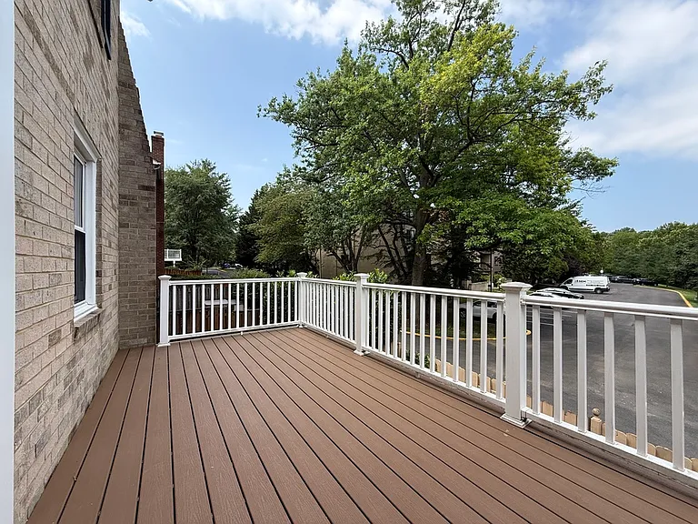 10240 Arizona Cir — Photo 5