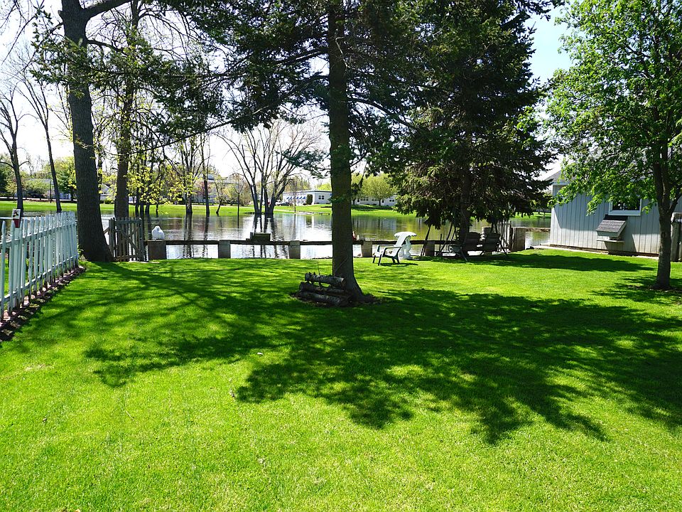 90’ of river frontage.......