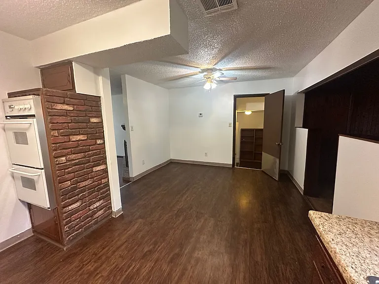 3300 S Post Rd — Photo 13