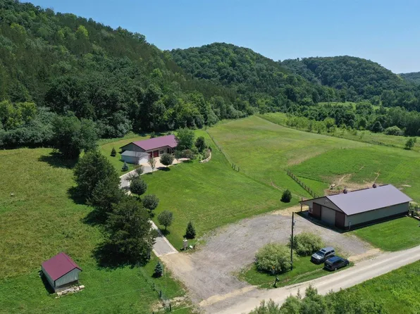 2839 Blair Rd, New Albin, IA 52160