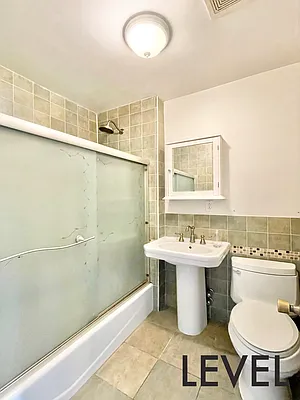 Rented by Level Group | media 19