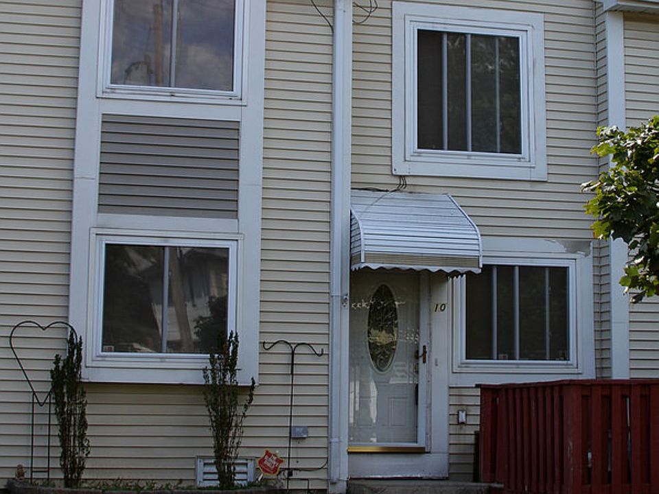 1st image of 10 Grissom Ave