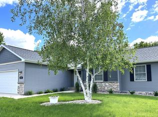 315 Trailstone Dr SW, Cokato, MN 55321