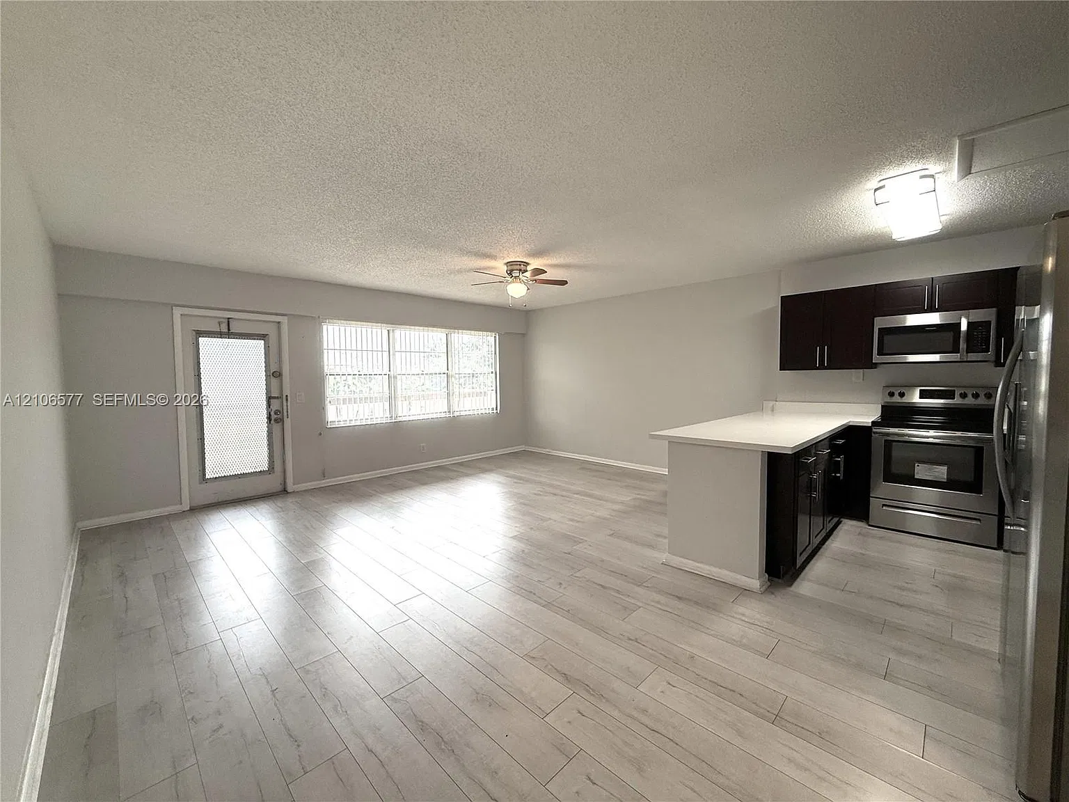 Mansfield At Century Vill — Photo 3