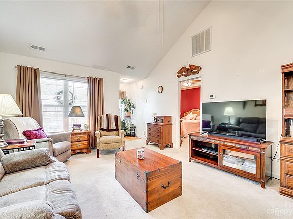 5th image of 705 Dalebrook Ln