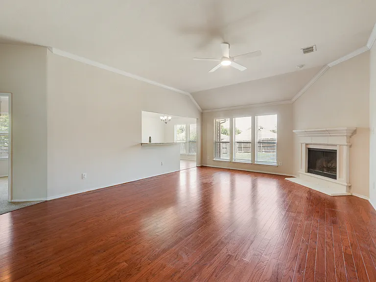112 Singletree Ln — Photo 4