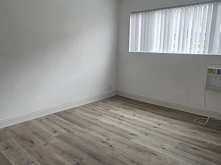 4901 Laurel Canyon Blvd #2 — Photo 9