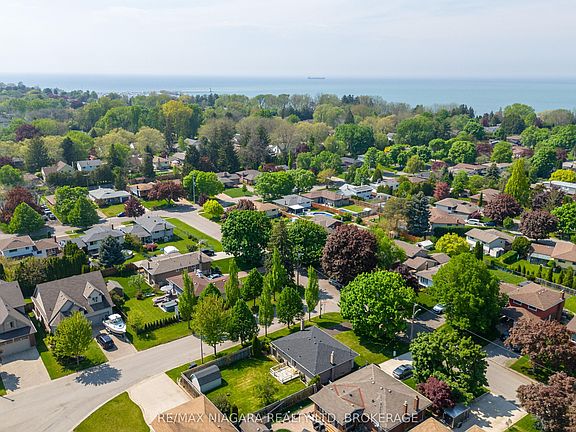 3rd image of 29 Granada Dr