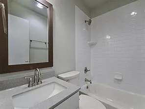 9802 Hundred Oaks Cir #A — Photo 17