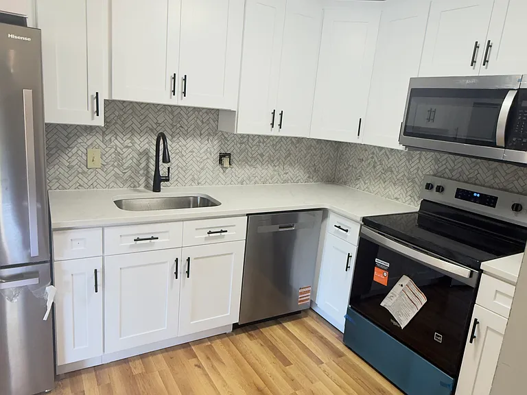 31 Sharon Ln #31 — Photo 5