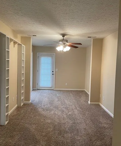 122 Darby Woods Ct — Photo 3