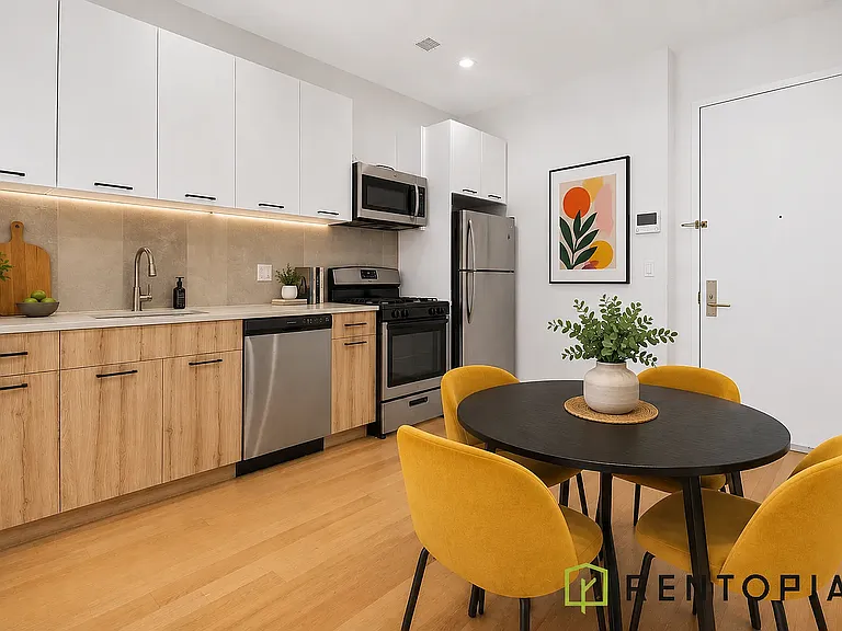 924 De Kalb Ave #2V — Photo 2