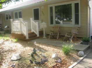 8962 S Main St, Hometown, IL 60456