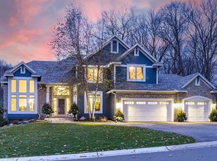 2351 Hunter Dr, Chanhassen, MN 55317